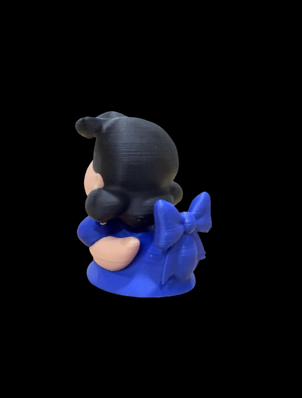 Lucy Duck – The Sassiest Snoopy-Sidekick Waddler