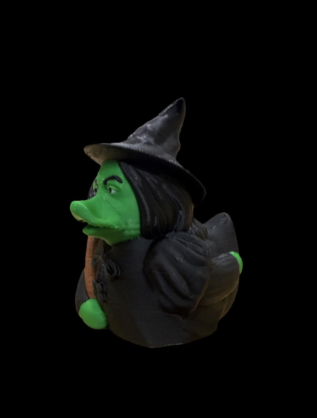 Shadowbeak the Cursed – Dark Sorcerer Duck